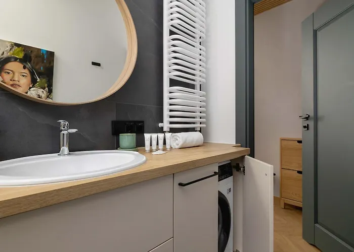 Nowoczesne Dla 4 Osob Z Balkonem By Renters * קטוביץ