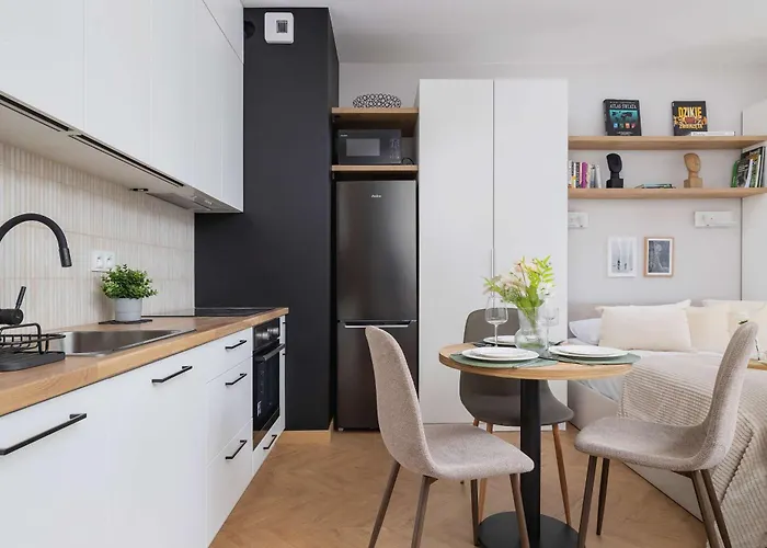 Nowoczesne Dla 4 Osob Z Balkonem By Renters *